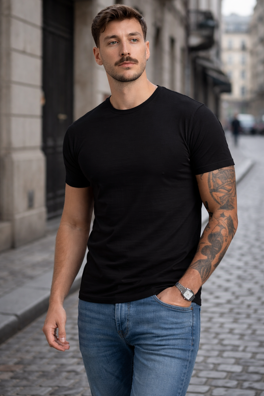 STRUCTURED ESSENTIALS TEE - BLACK